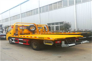 花溪附近拖车救援搭电