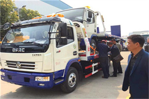 花溪汽车道路救援拖车价格